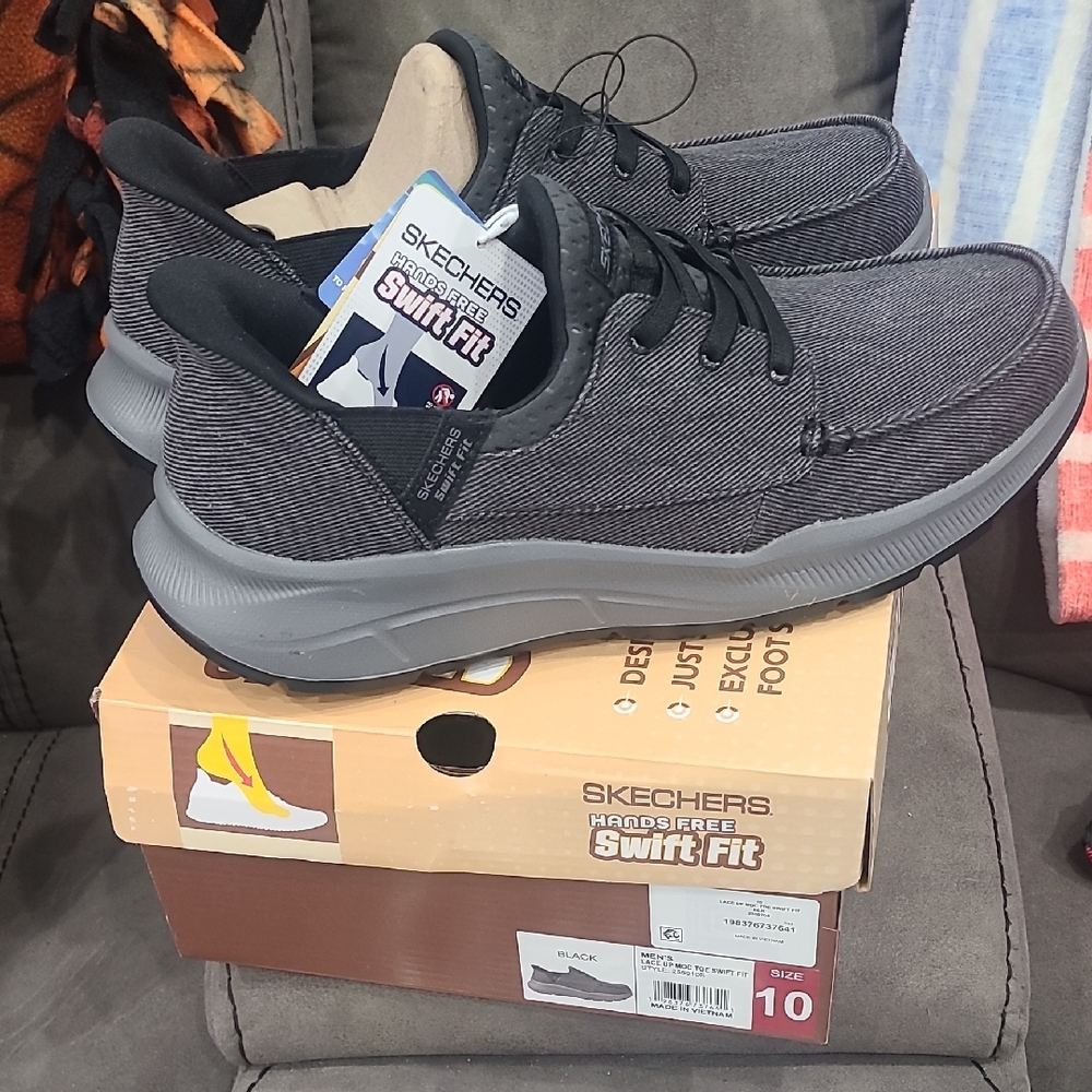 Skechers Men's Black and Gray Swift Fit Sneakers